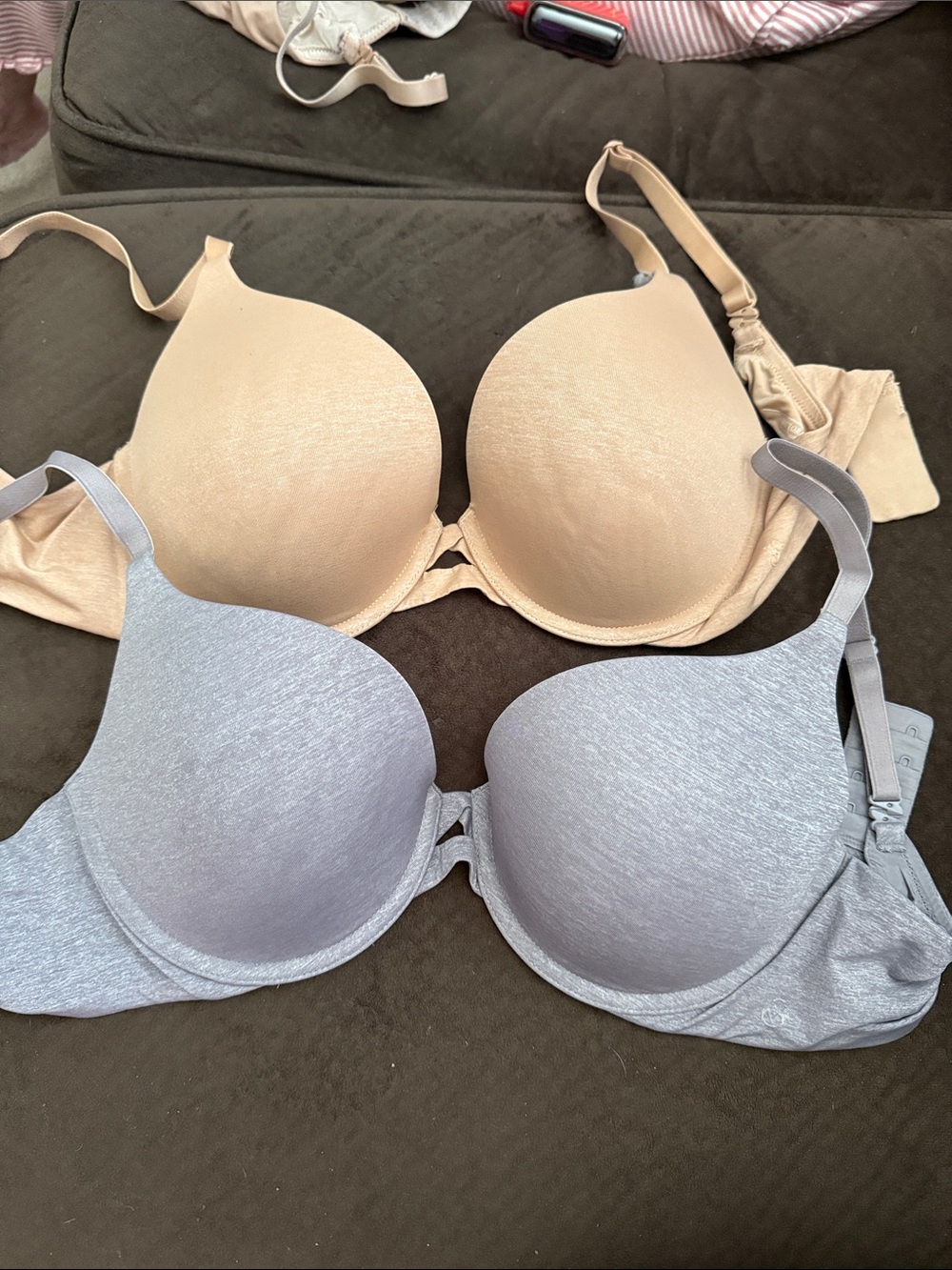 Victoria's Secret Beige and Light Gray Molded T-Shirt Bras - 2 Pack